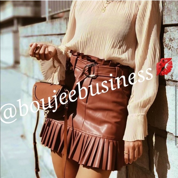 ZARA Pleated Faux Leather Mini Skirt - Picture 3 of 8